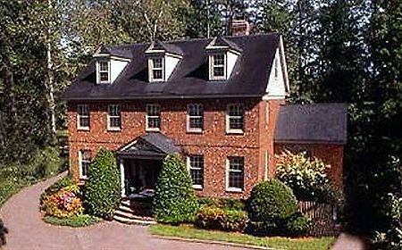 Williamsburg Sampler B & B Bagian luar foto