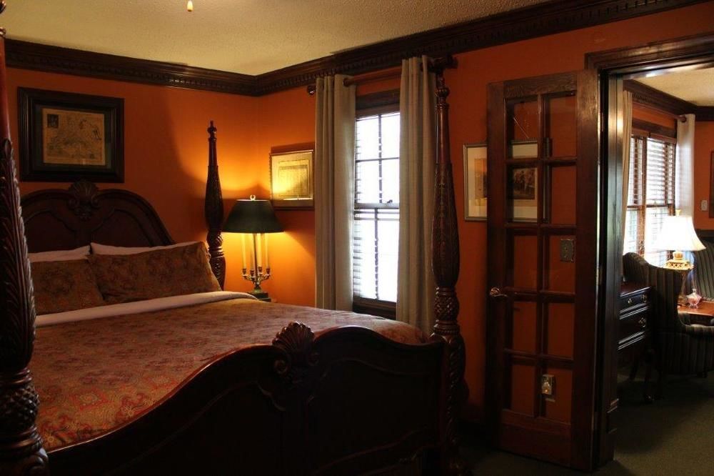 Williamsburg Sampler B & B Bagian luar foto