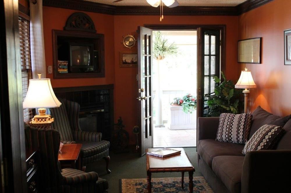 Williamsburg Sampler B & B Bagian luar foto